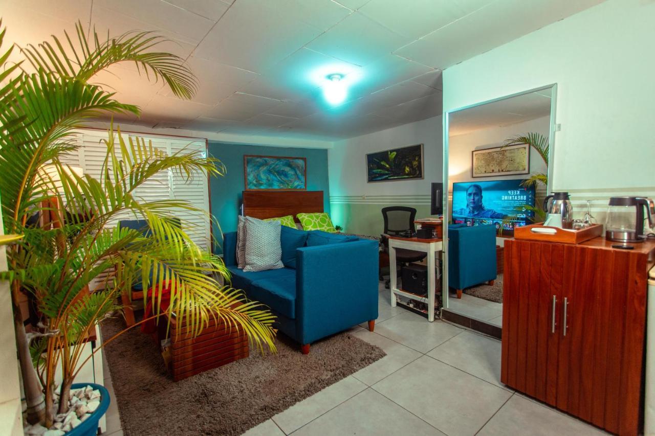 リンベ Palm Springs Bed & Breakfast Bed & Breakfast エクステリア 写真